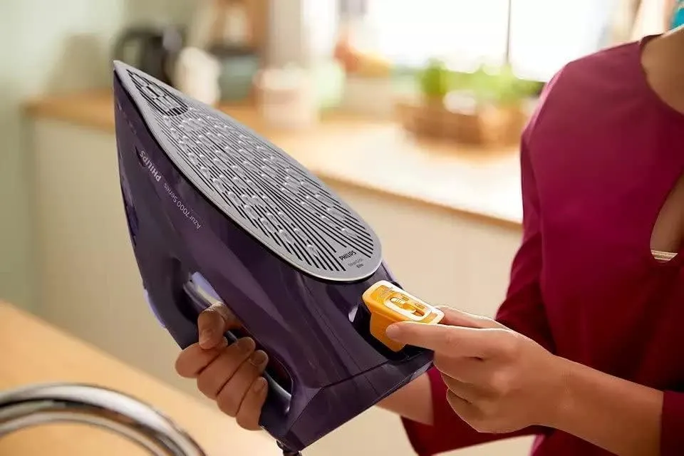 Philips 7000 Series HV Steam Iron - 2800 W, Dark Purple, 250 g Steam Boost, Safety Auto-off - DST7051/36 4
