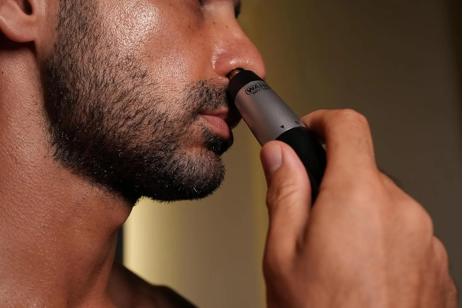 WAHL Nasal & Ear Hair Trimmer for Men & Women - Cordless Nose Trimmer with Detachable & Rinseable Blades, Precision Detailer, Blade Guard, AA Battery Included - Compact & Travel Friendly, 05642-135 4