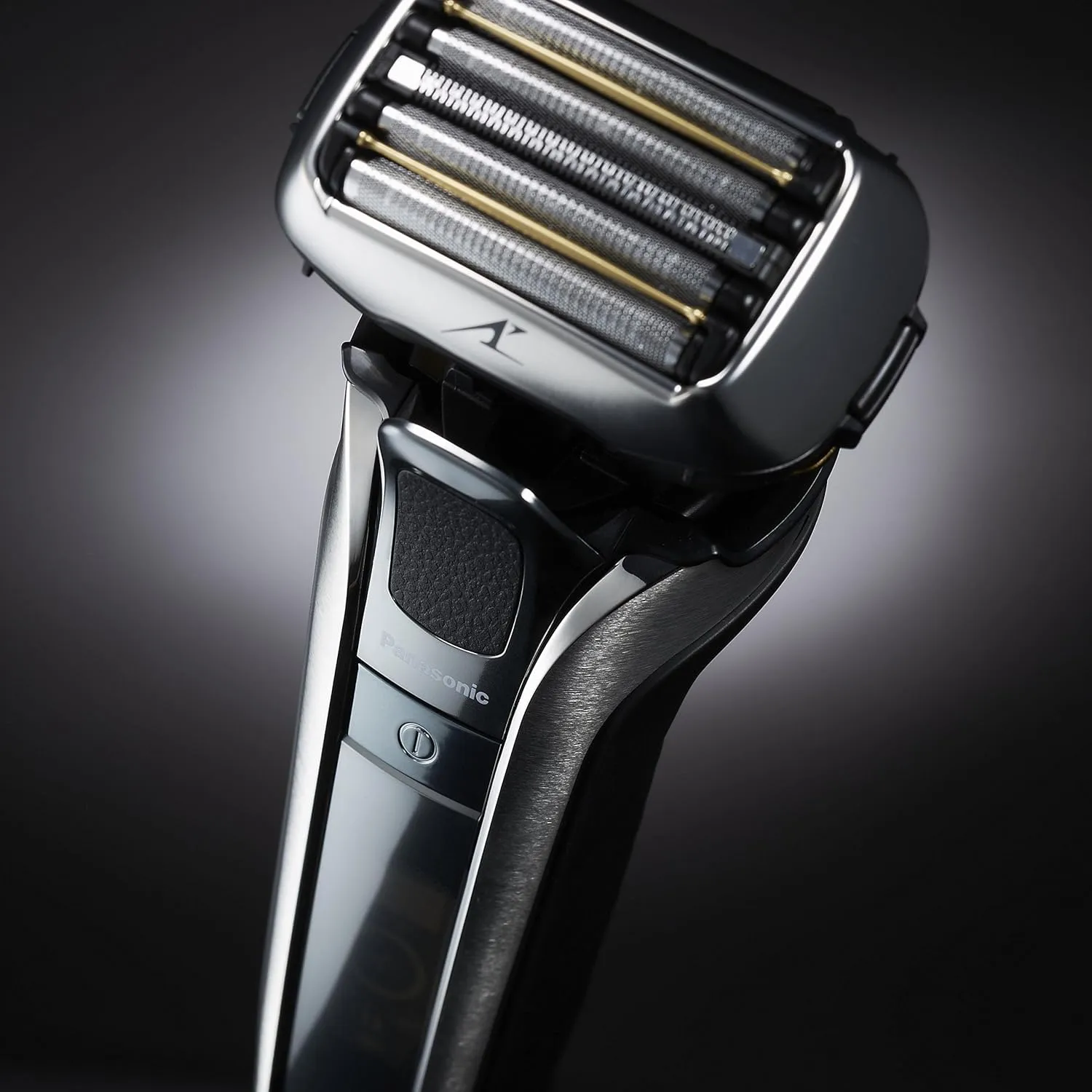 Panasonic ES-LV9Q Wet and Dry 5-Blade Electric Shaver with Cleaning & Charging Stand 2
