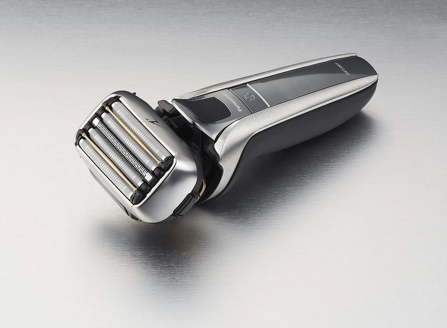 Panasonic ES-LV9Q Wet and Dry 5-Blade Electric Shaver with Cleaning & Charging Stand 4