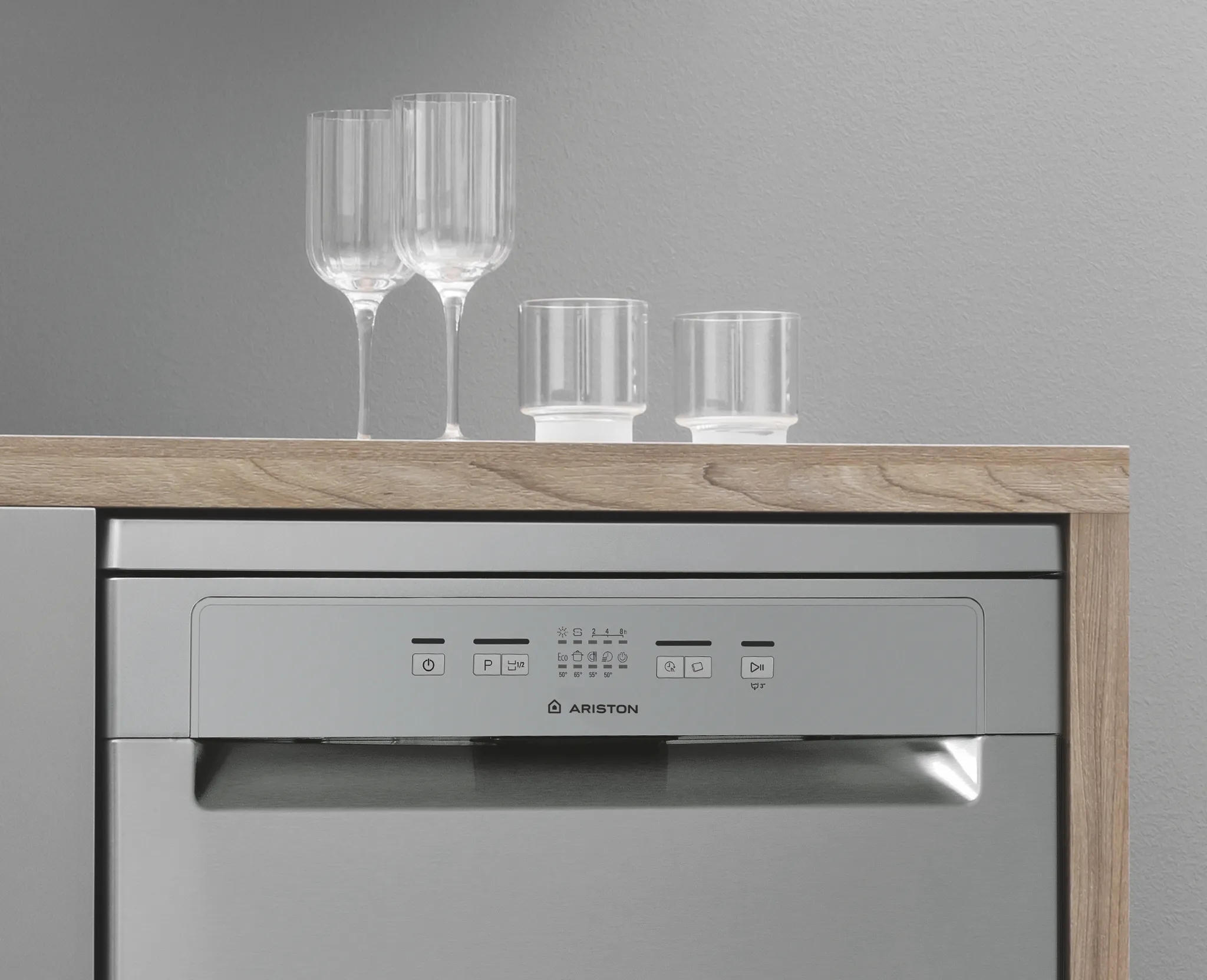 Ariston Freestanding Dishwasher 60cm, 13 Place Settings – LFC2B19XUK (Grey/Inox) 4