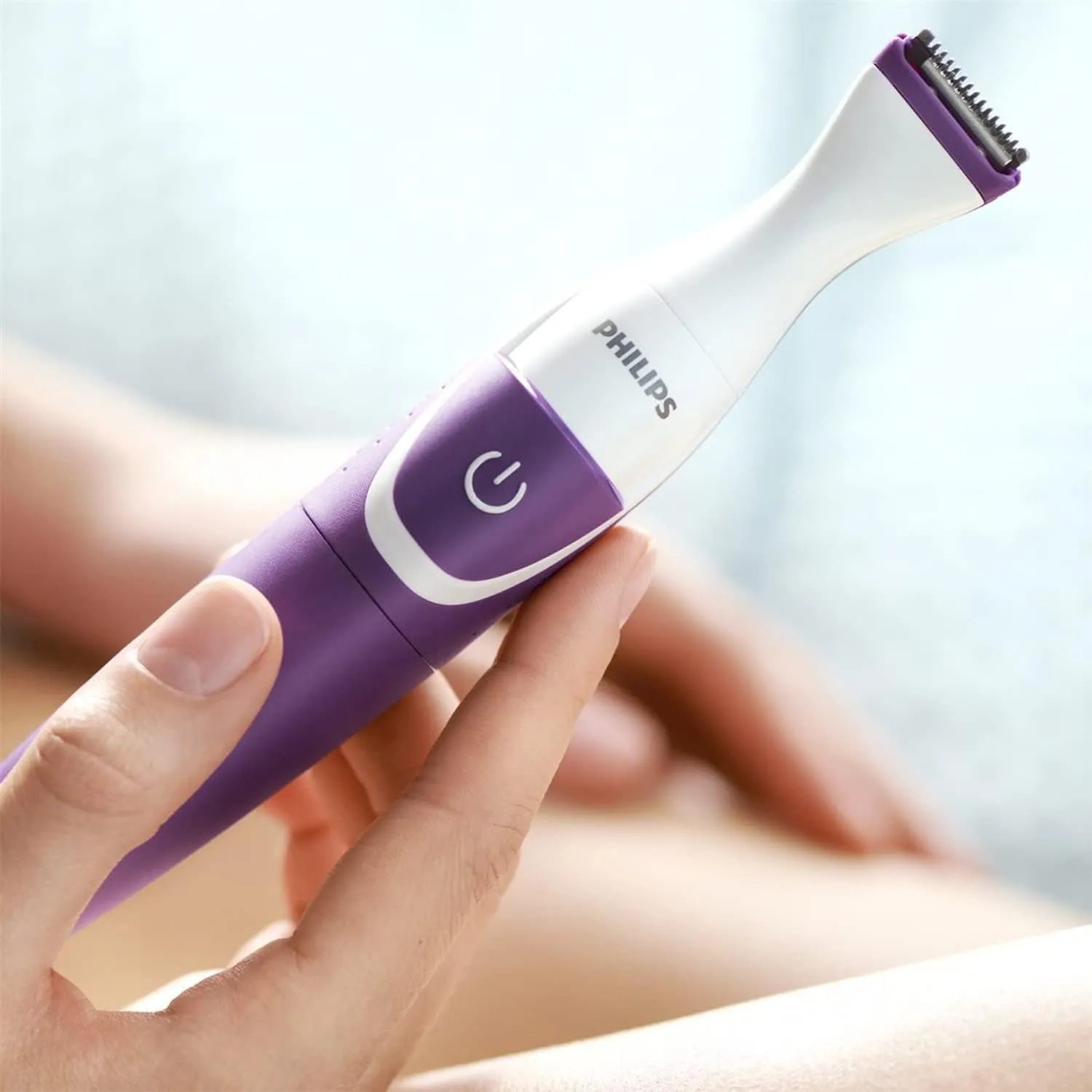 Philips BikiniGenie BRT383/15 - Handy Bikini Trimmer for Trimming, Shaving and Styling The Bikini Zone with Comb attachments and Shaving Heads - for Effortless Hair Removal 3
