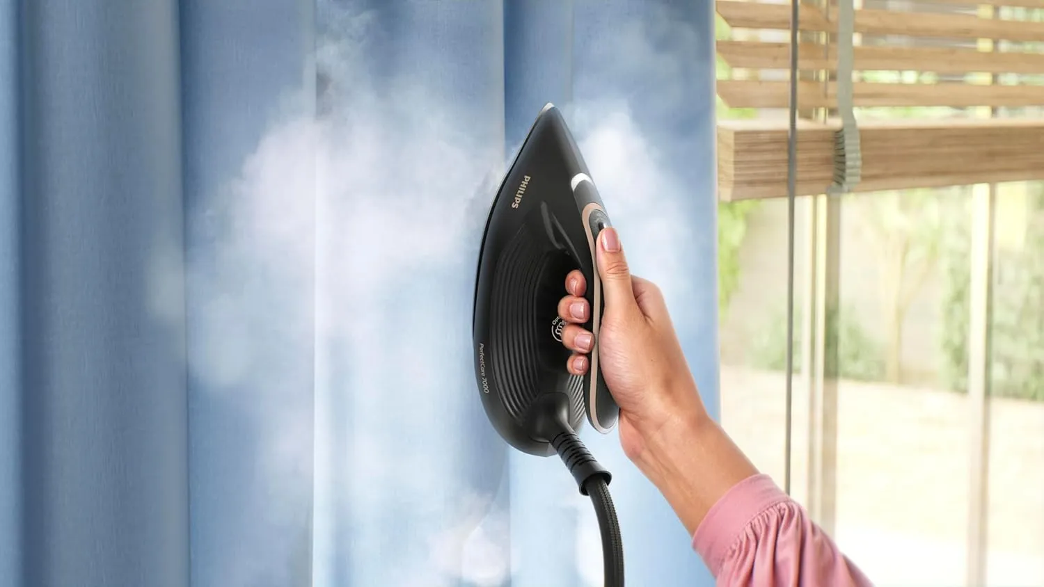 Philips PerfectCare 7000 Series Steam Generator Iron - 2850W, 170g/min Continuous Steam, 650g Steam Boost, 1.5L, OptimalTEMP Technology, Louros Blue - PSG7300/26 4