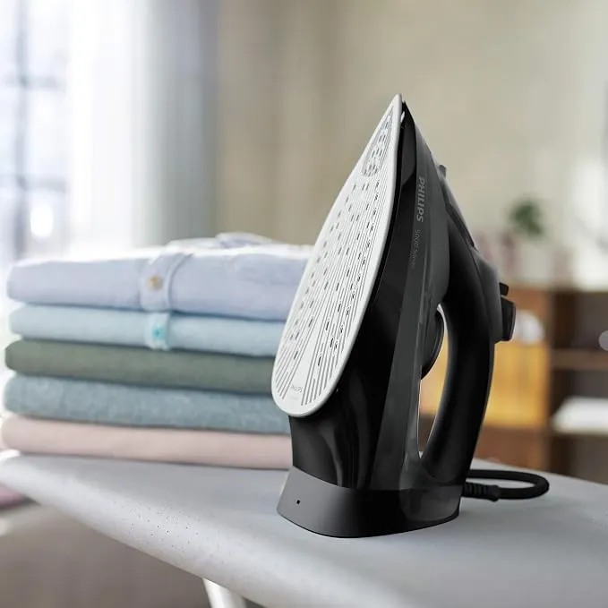 Philips Versuni DST5040/86 Steam Iron, 2600 W, 320 milliliters, Black