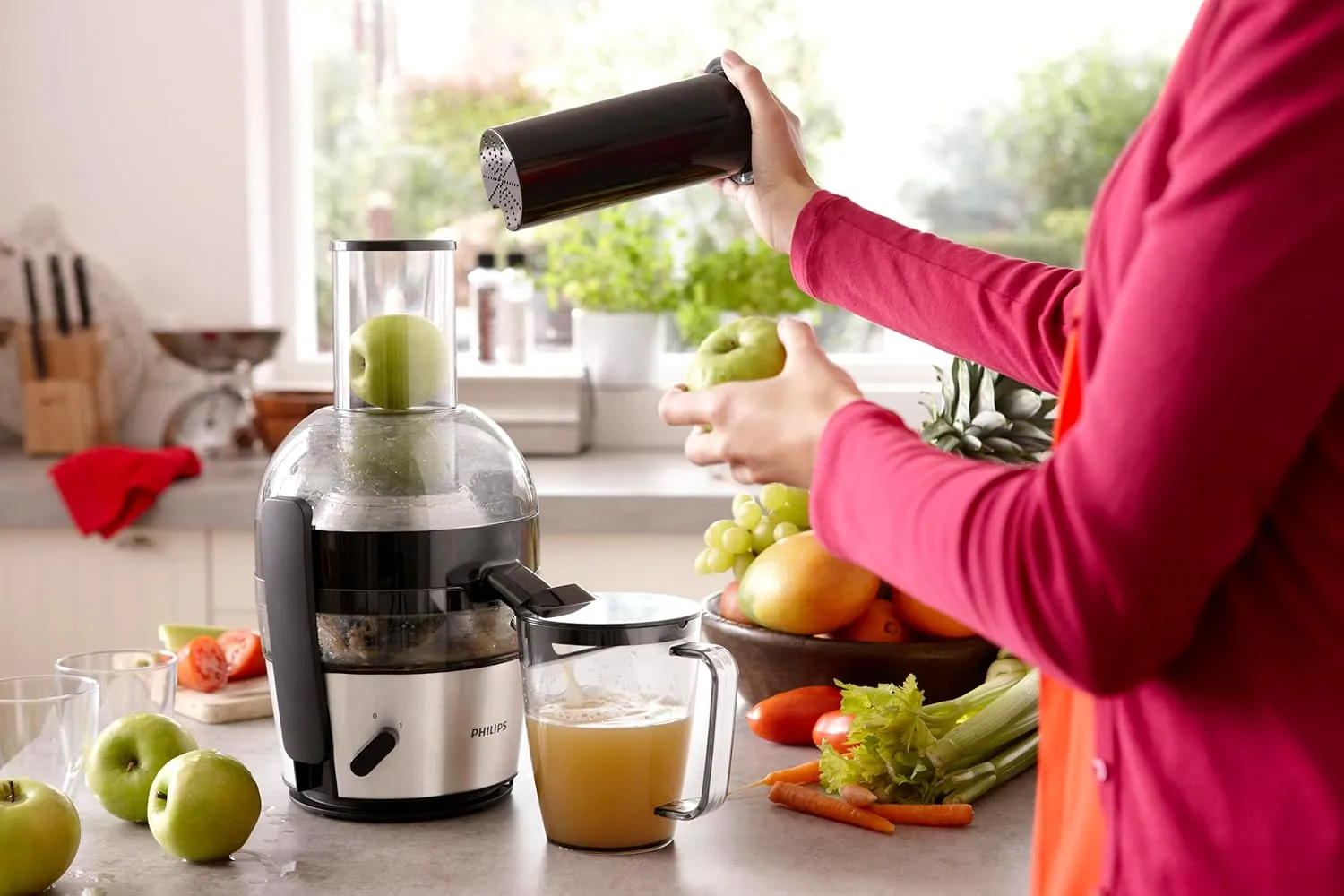 Philips Viva Collection Juicer - 700W, 2L Capacity, XL Tube, Quick Clean - HR1863/22 5