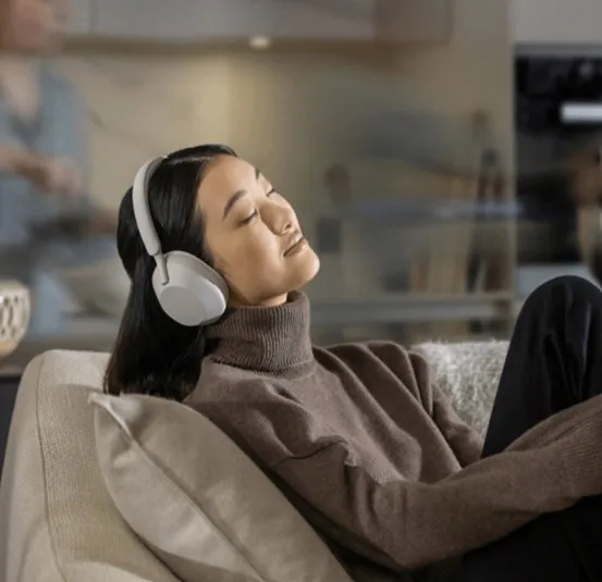 Sony Wireless Noise Canceling Bluetooth Headphone, Magnificent Sound, 30 Hour Battery Life, 32.81 ft Effective Range, 2.4 GHz Band Frequency, Detachable Cord, Closed Dynamic, Silver | WH-1000XM5 3
