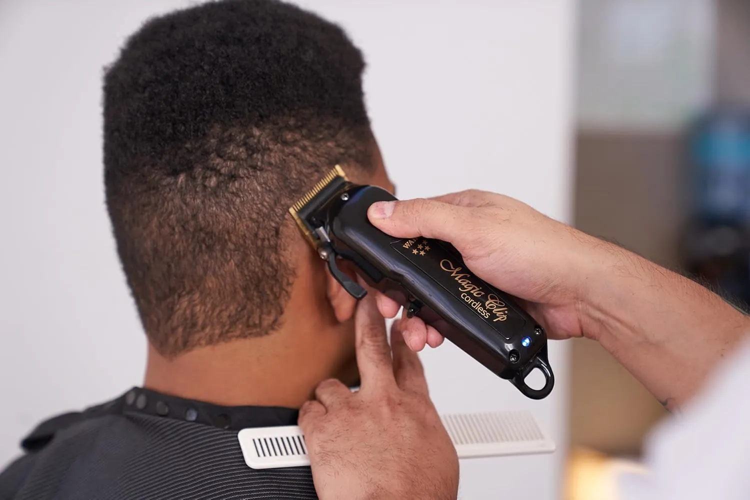 Wahl 5 Star Cordless Barber Combo™ - Titanium & DLC Coated Blades, Magic Clip & Detailer Li, 1 Count 4